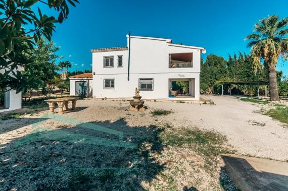 PRACHTIGE LANDELIJKE VILLA  IN ALTEA