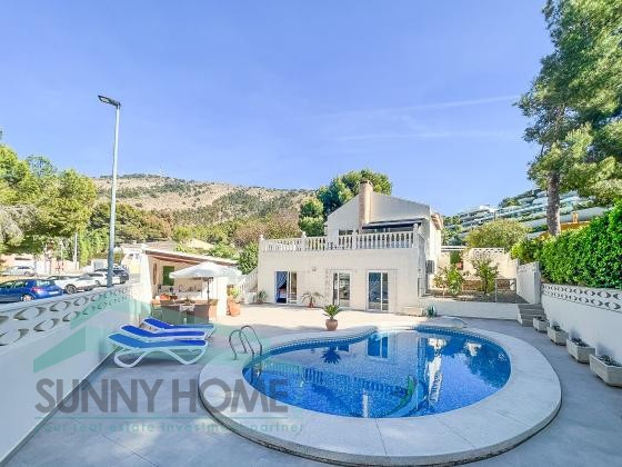 VILLA IN ALBIR