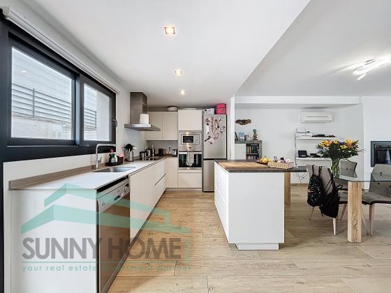 Bungalow moderno con vistas panorámicas en Albir