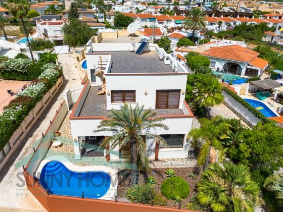 Luxury Villa Within Walking Distance of Albir Town Center
